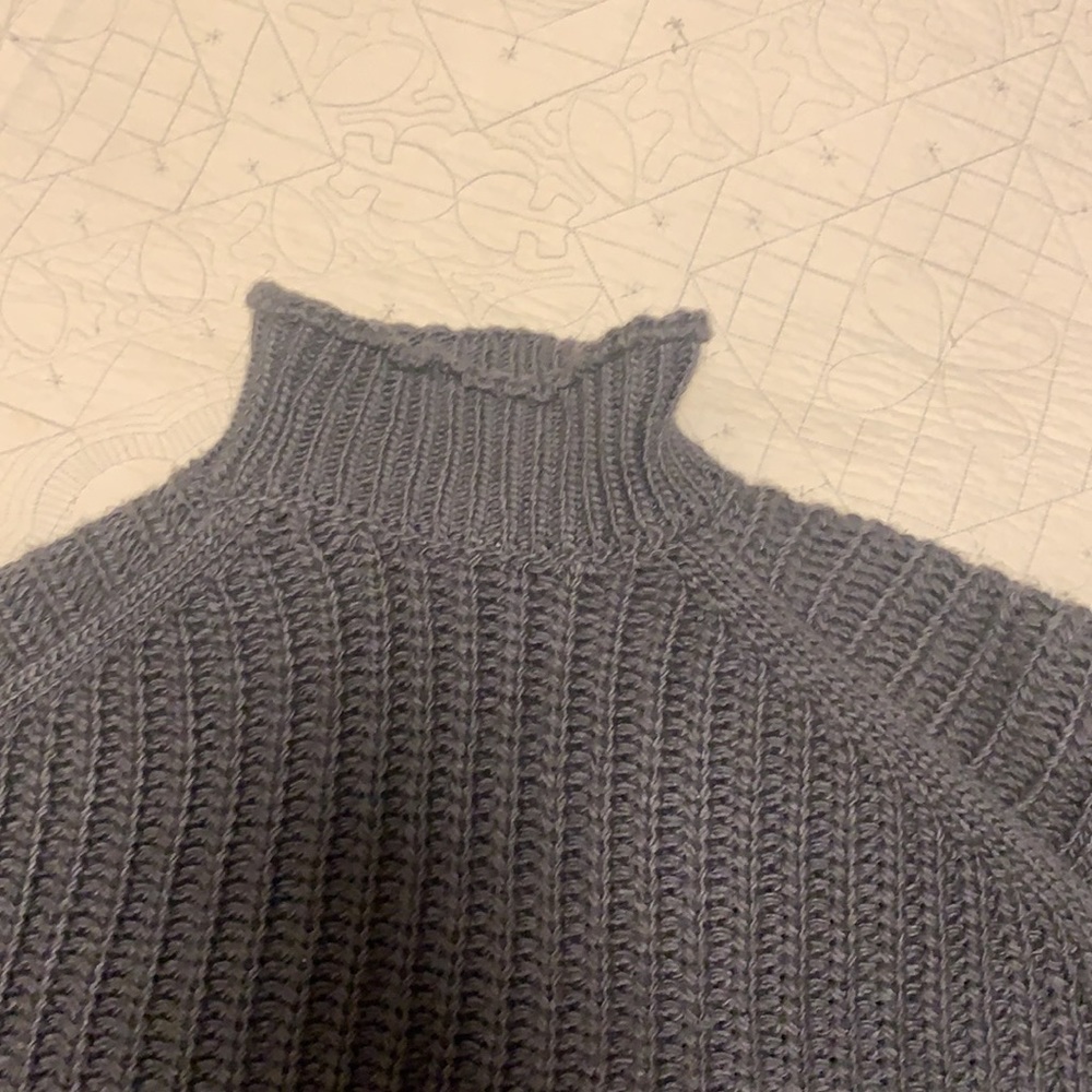 H&M Ribbed Turtleneck Sweater - Picture 3 of 8